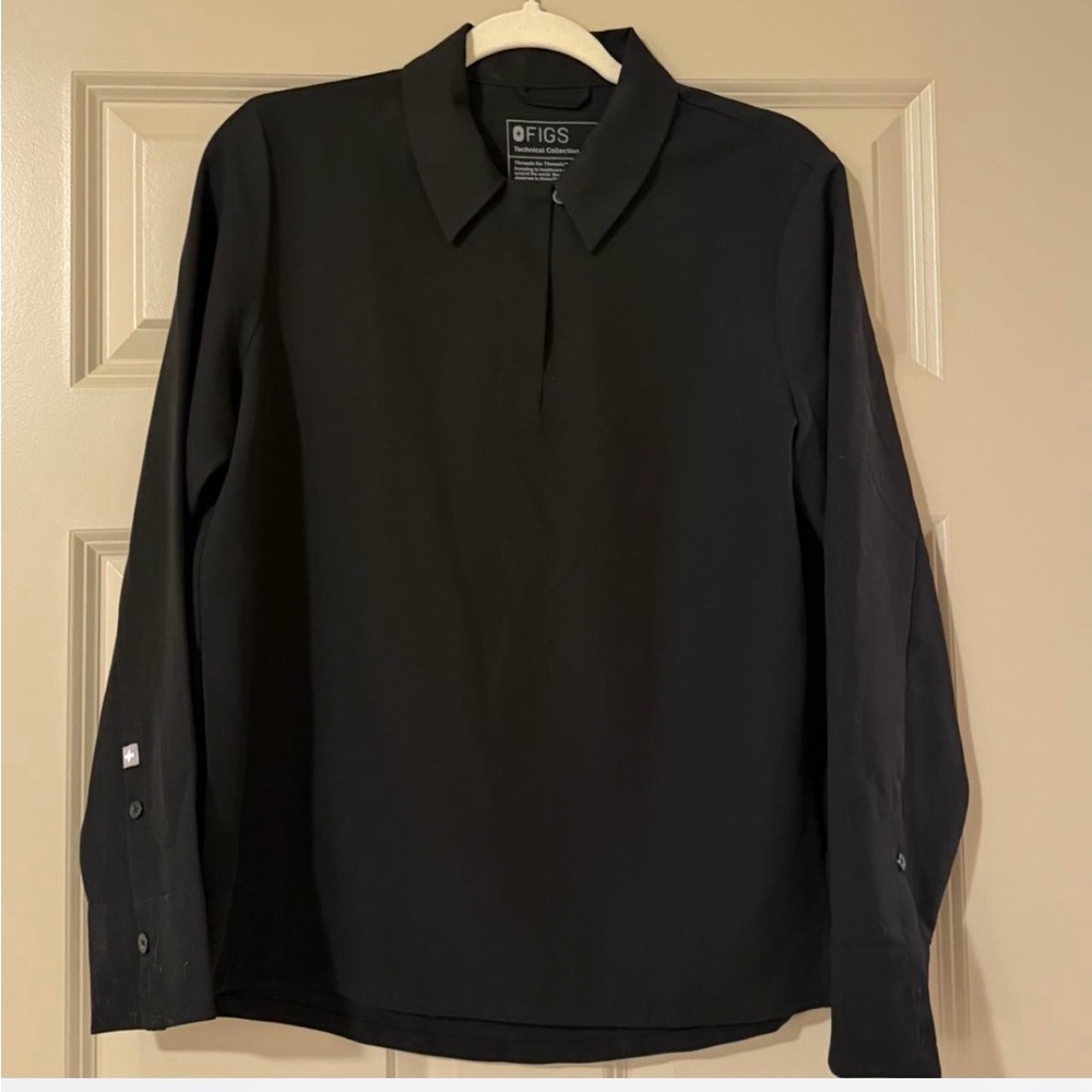 FIGS women Classic Black Button Down Shirt